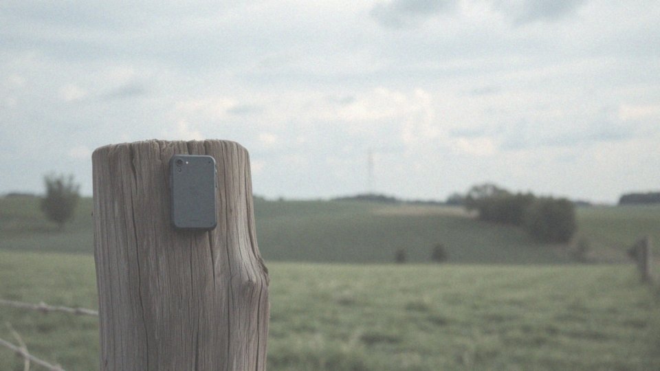 Jakie są wymagania dotyczące zasięgu sygnału GPS?