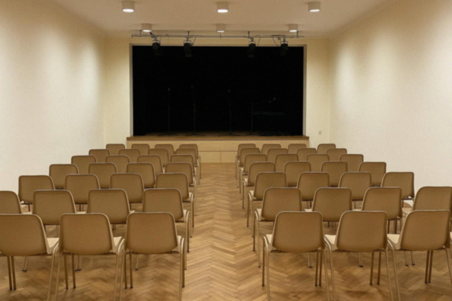 Koncert zespołu KLAVER i pożegnanie utalentowanych wokalistek