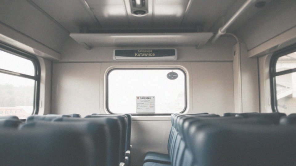 Konduktor oferty pracy – jak rozpocząć karierę w branży transportowej?